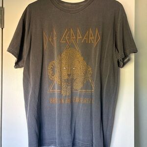 Def Leppard Gray Short Sleeve Tee